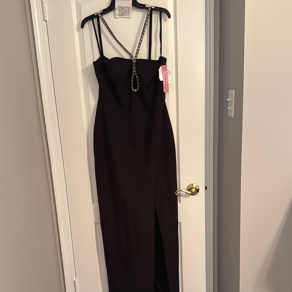 Aqua Women’s Black Embellished Maxi Elegant Evening Gown, Size 16